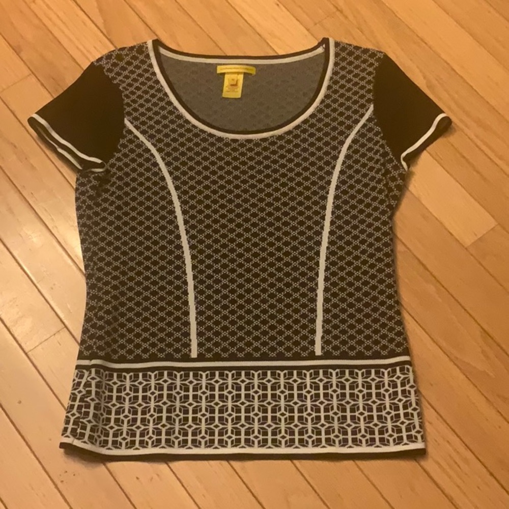 Sexy short sleeve top, black and white